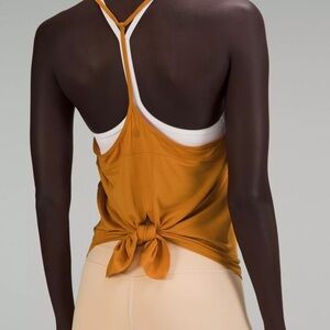 Lululemon Model Silk